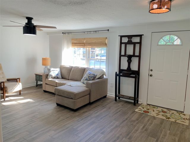 1223 20th Street Down, Galveston, TX 77550