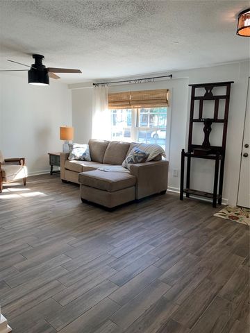 1223 20th Street Down, Galveston, TX 77550