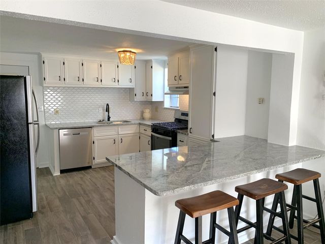 1223 20th Street Down, Galveston, TX 77550