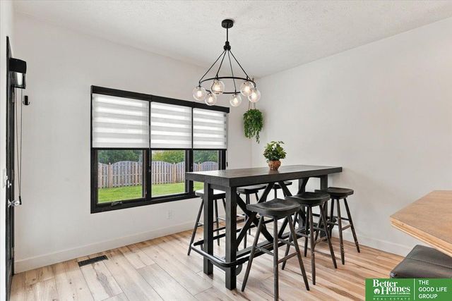 8221 S 154 Avenue, Omaha, NE 68138