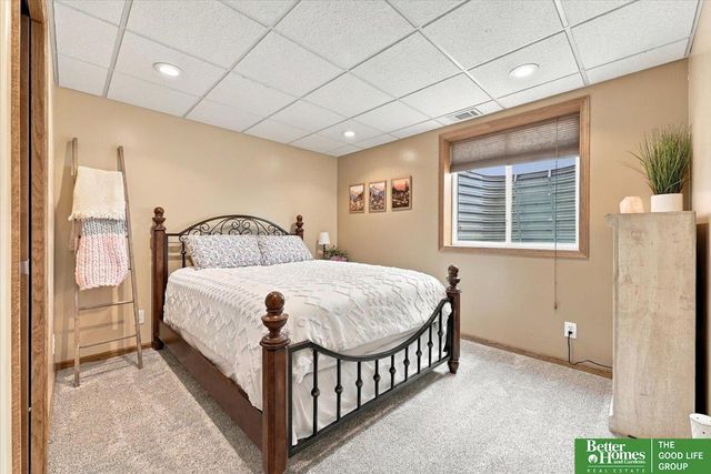 8221 S 154 Avenue, Omaha, NE 68138