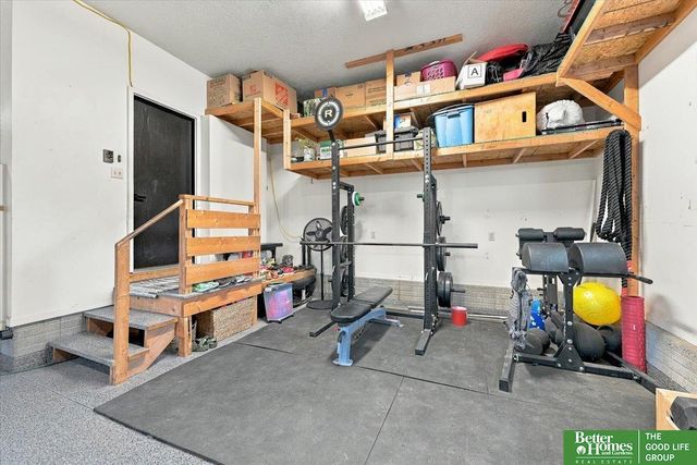 8221 S 154 Avenue, Omaha, NE 68138