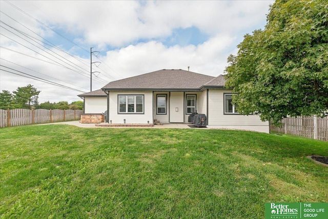 8221 S 154 Avenue, Omaha, NE 68138