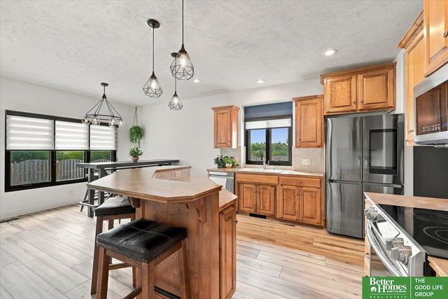 8221 S 154 Avenue, Omaha, NE 68138