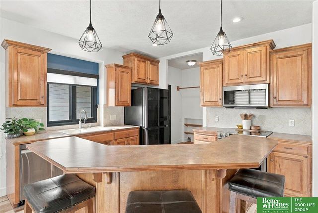 8221 S 154 Avenue, Omaha, NE 68138