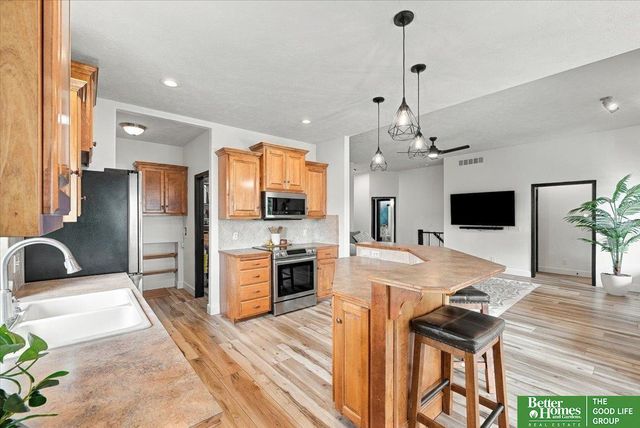 8221 S 154 Avenue, Omaha, NE 68138