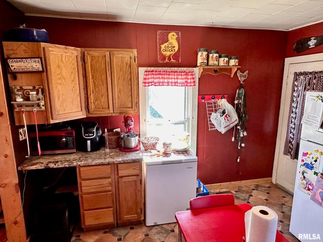 617 RAILROAD Street, Chapin, IL 62628