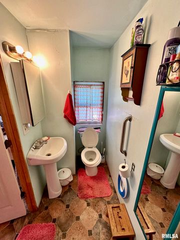 617 RAILROAD Street, Chapin, IL 62628