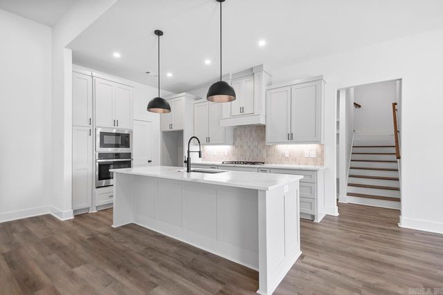 7121 Carl Moren Road, Hensley, AR 72065