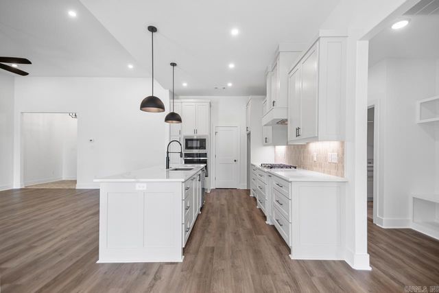 7121 Carl Moren Road, Hensley, AR 72065