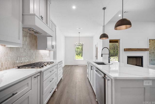 7121 Carl Moren Road, Hensley, AR 72065