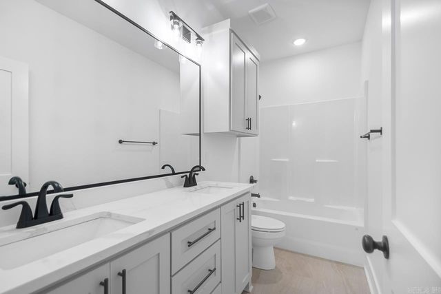 7121 Carl Moren Road, Hensley, AR 72065