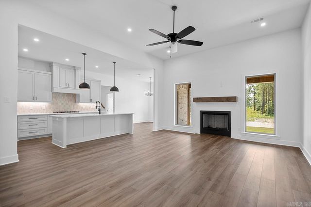 7121 Carl Moren Road, Hensley, AR 72065