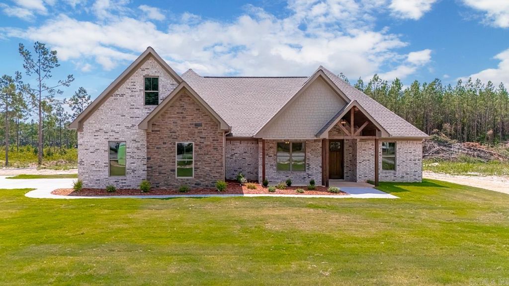 7121 Carl Moren Road, Hensley, AR 72065