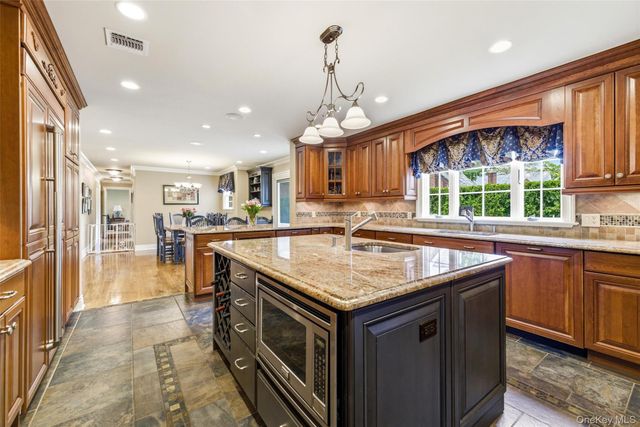 93 Berkshire Road, Rockville Centre, NY 11570