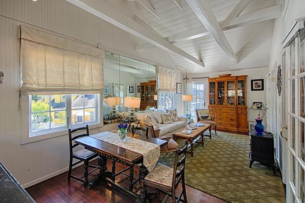 Image 11 of property listing at Address unavailable.