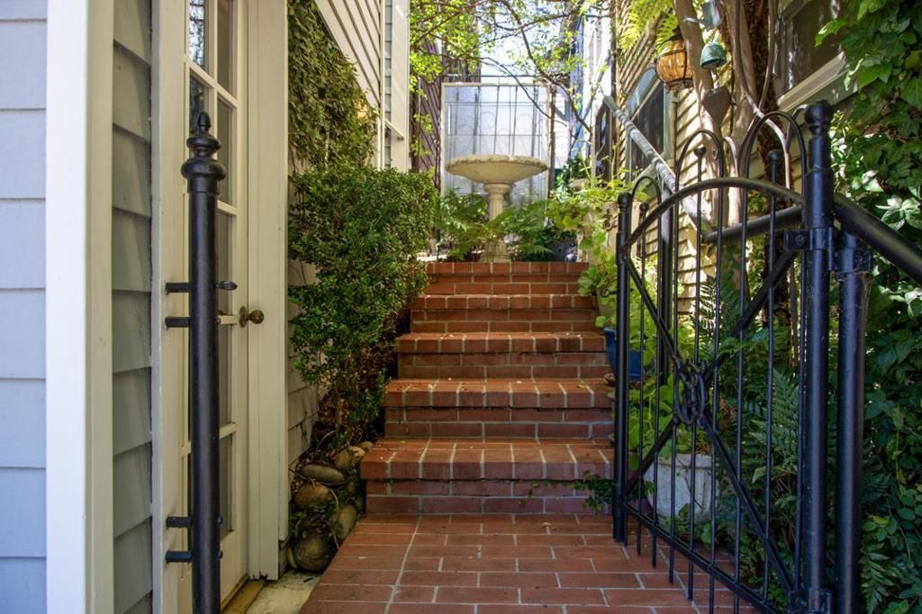 Image 2 of property listing at Address unavailable.
