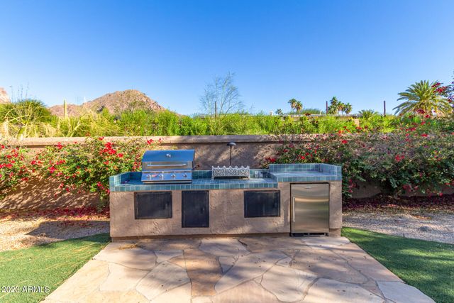 4450 E CAMELBACK Road 1, Phoenix, AZ 85018