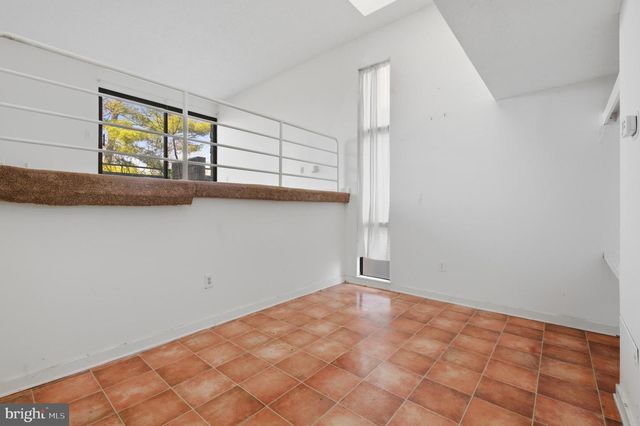 2372 NUTMEG TER, Baltimore, MD 21209