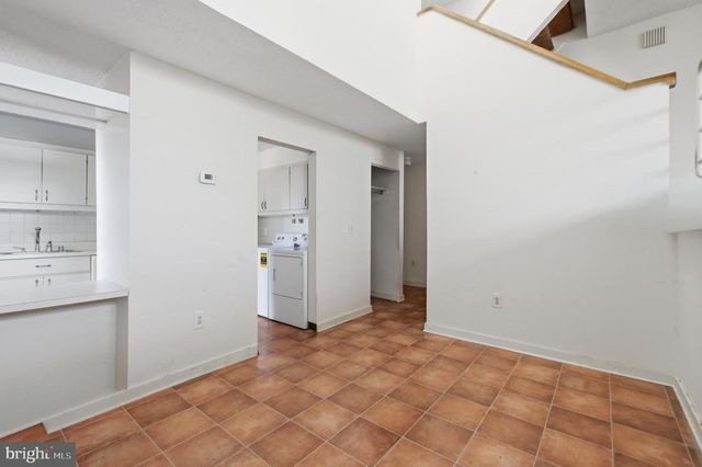 2372 NUTMEG TER, Baltimore, MD 21209