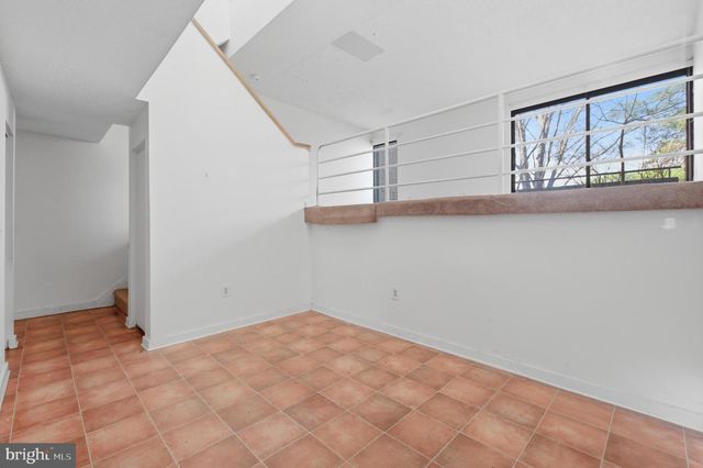 2372 NUTMEG TER, Baltimore, MD 21209