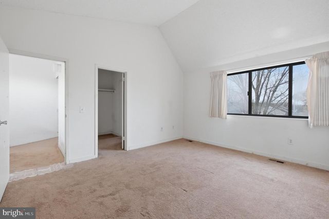 2372 NUTMEG TER, Baltimore, MD 21209