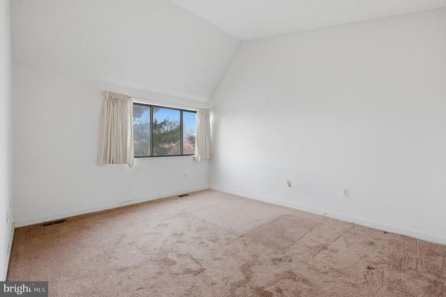 2372 NUTMEG TER, Baltimore, MD 21209