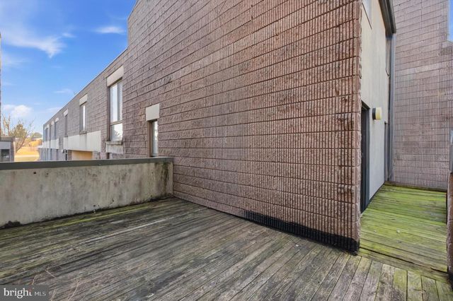 2372 NUTMEG TER, Baltimore, MD 21209