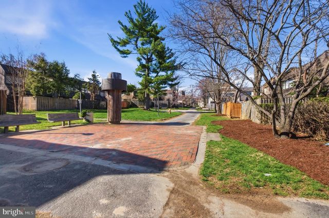 2372 NUTMEG TER, Baltimore, MD 21209