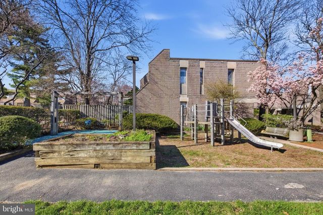 2372 NUTMEG TER, Baltimore, MD 21209