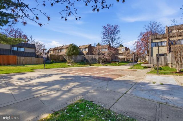 2372 NUTMEG TER, Baltimore, MD 21209