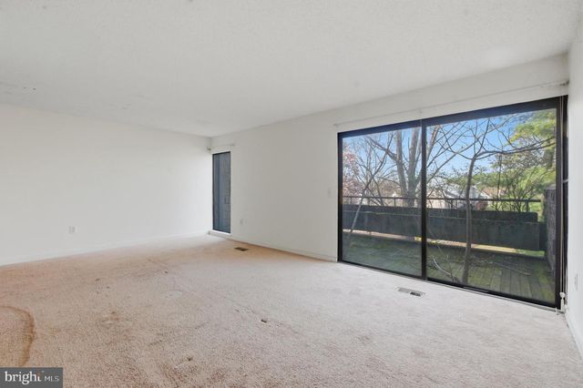 2372 NUTMEG TER, Baltimore, MD 21209