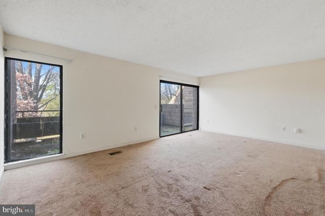 2372 NUTMEG TER, Baltimore, MD 21209