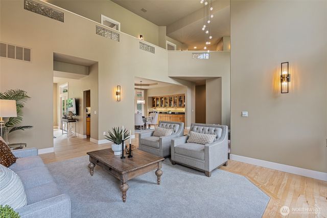 8218 229th Place SE, Woodinville, WA 98072