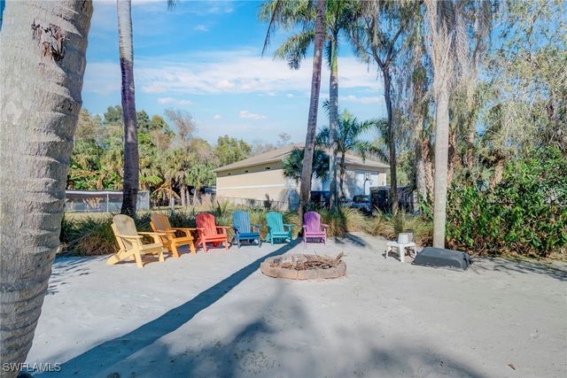 5423 Teak Wood DR, Naples, FL 34119