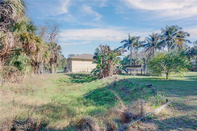 5423 Teak Wood DR, Naples, FL 34119