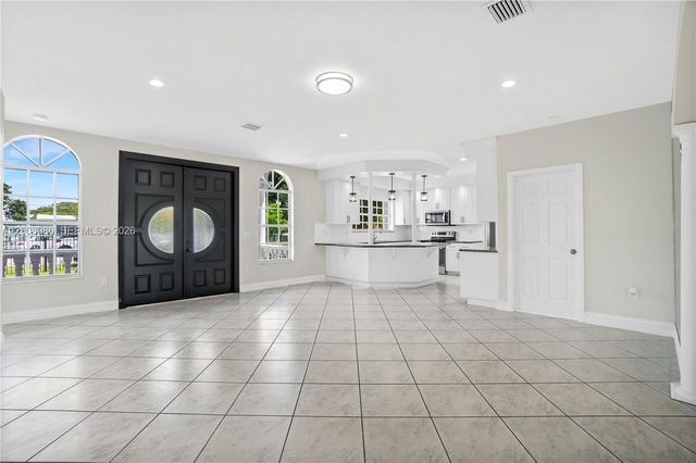 2850 NW 5th Street, Miami, FL 33125