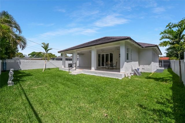 2850 NW 5th Street, Miami, FL 33125