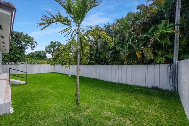 2850 NW 5th Street, Miami, FL 33125