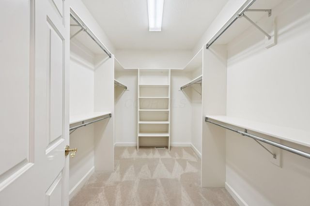 9978 Lavenham Circle W, Powell, OH 43065