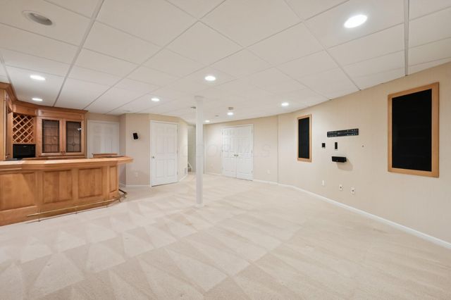 9978 Lavenham Circle W, Powell, OH 43065