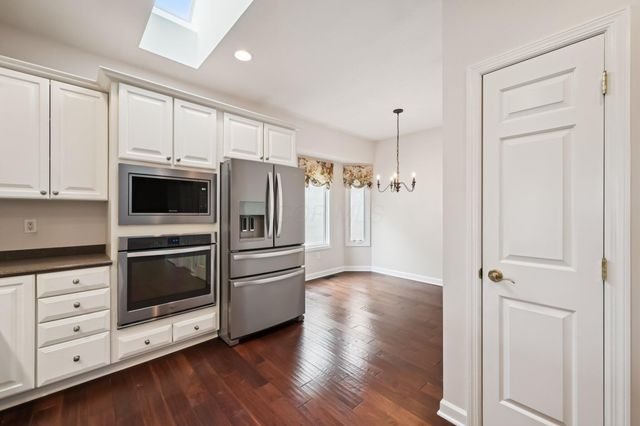 9978 Lavenham Circle W, Powell, OH 43065