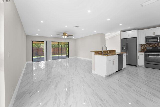 22207 Alyssum Way, Boca Raton, FL 33433