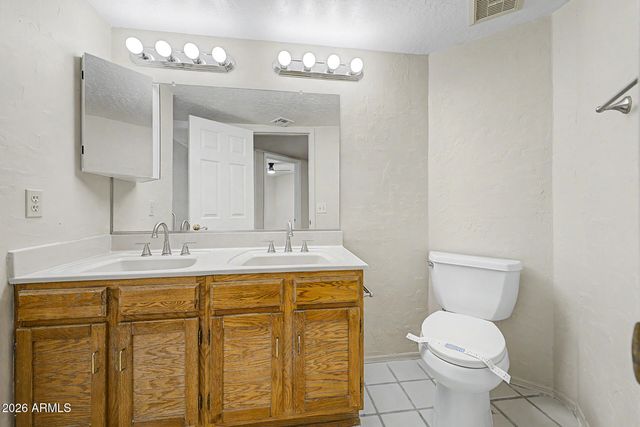 19913 N DENARO Drive, Glendale, AZ 85308