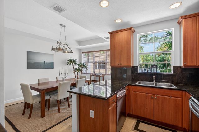 11778 Valencia Gardens Avenue, Palm Beach Gardens, FL 33410