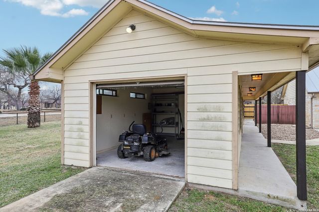 197 Vintage Ranch, La Vernia, TX 78121