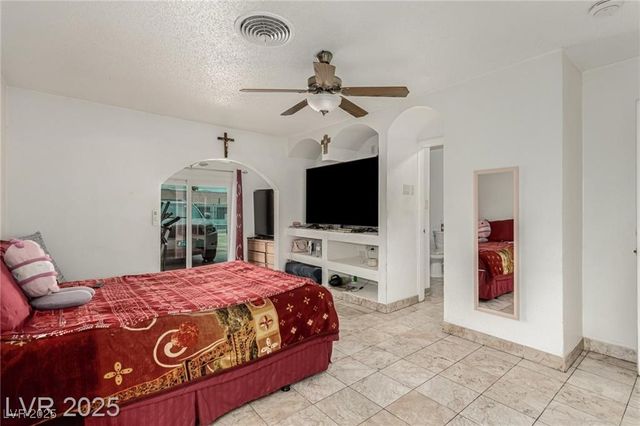 1924 South 6th Street, Las Vegas, NV 89104