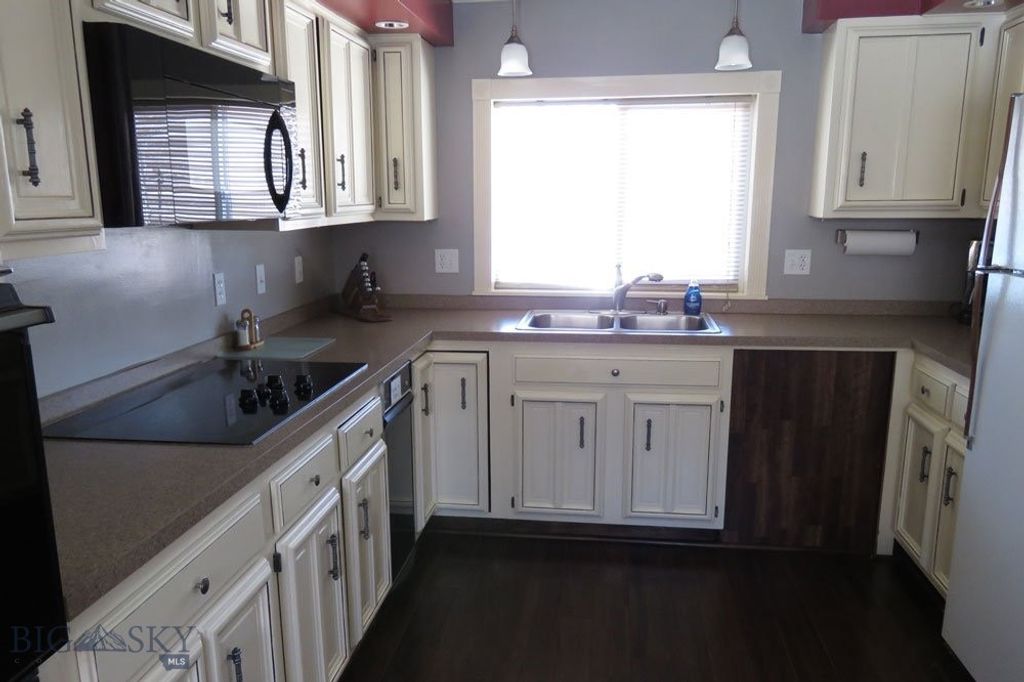 132 N Electric Street, West Yellowstone, MT 59758 photo 15