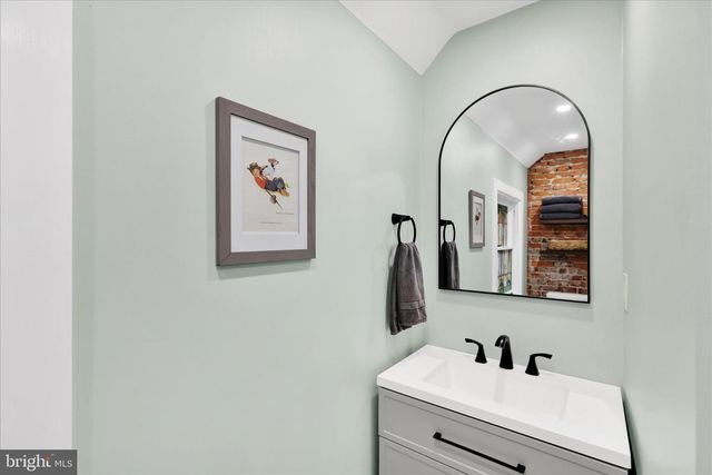 430 CARSONIA AVE, Reading, PA 19606