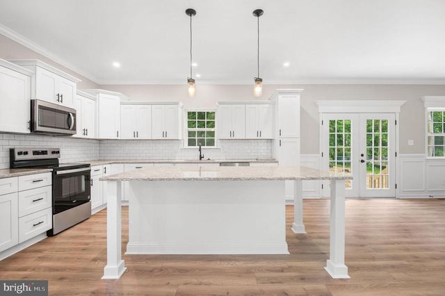 2498 OGDEN AVE, Bensalem, PA 19020